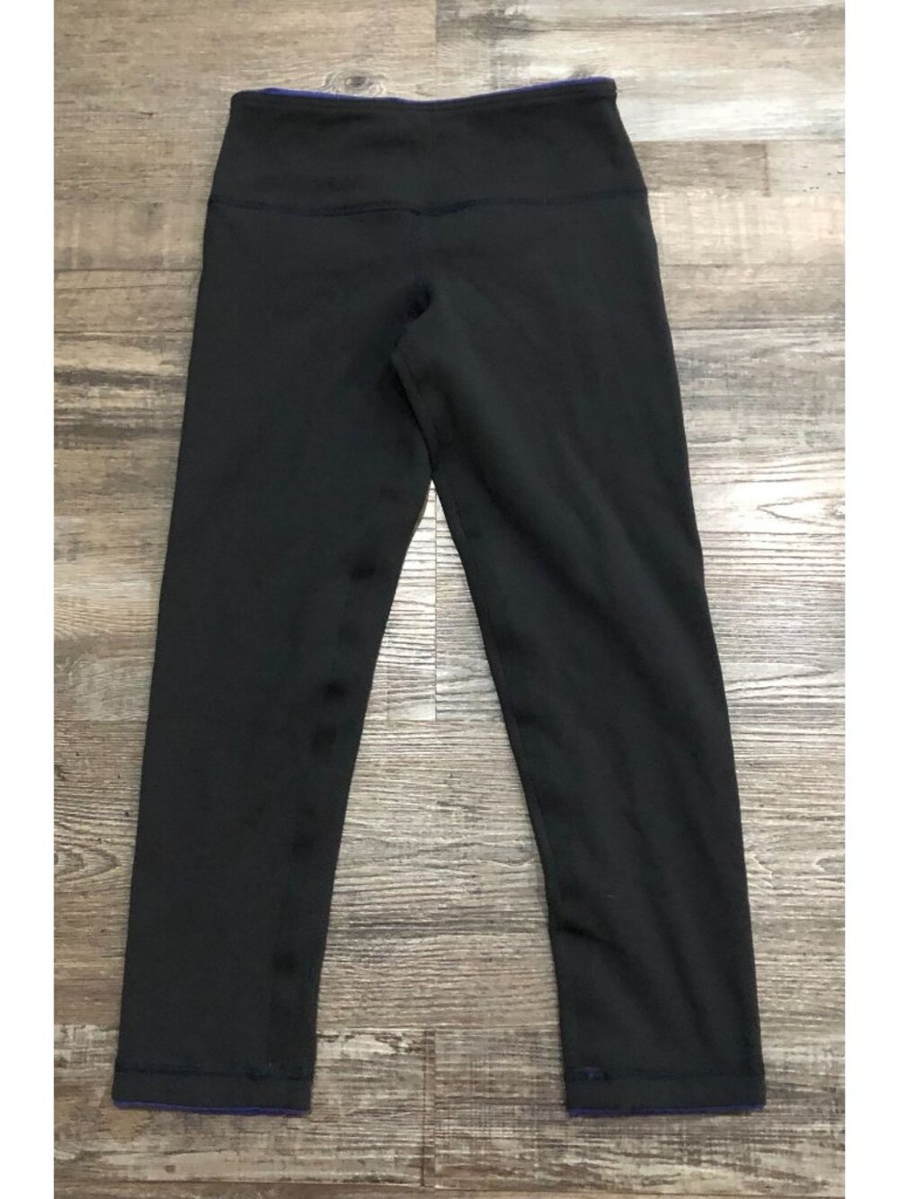 Lululemon Size 2 Black & Blue Reversible Athletic Crop Cropped Leggings